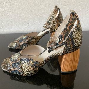 Sanctuary Snakeskin block heel sandals, size 6